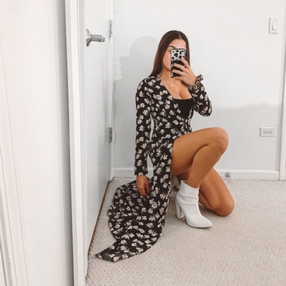 Lioness Pants - NWT Lioness Long Sleeve Floral Romper